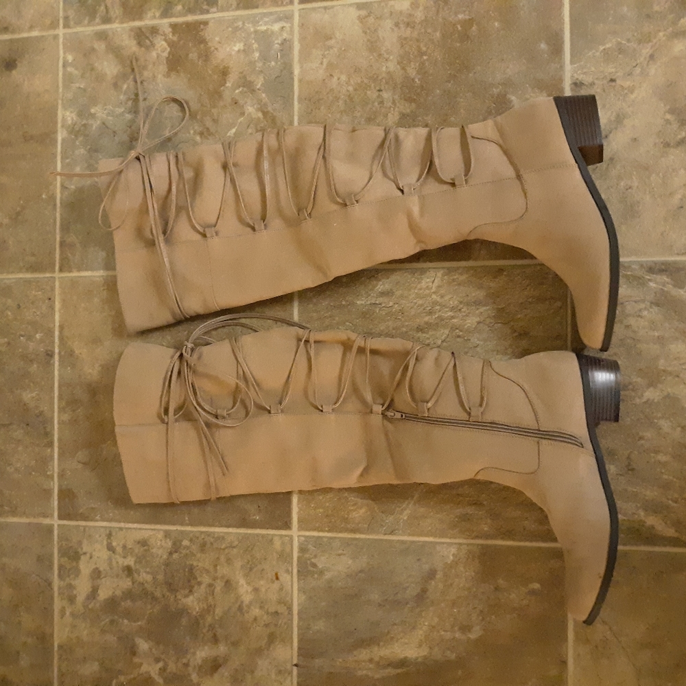 JustFab boots size 9